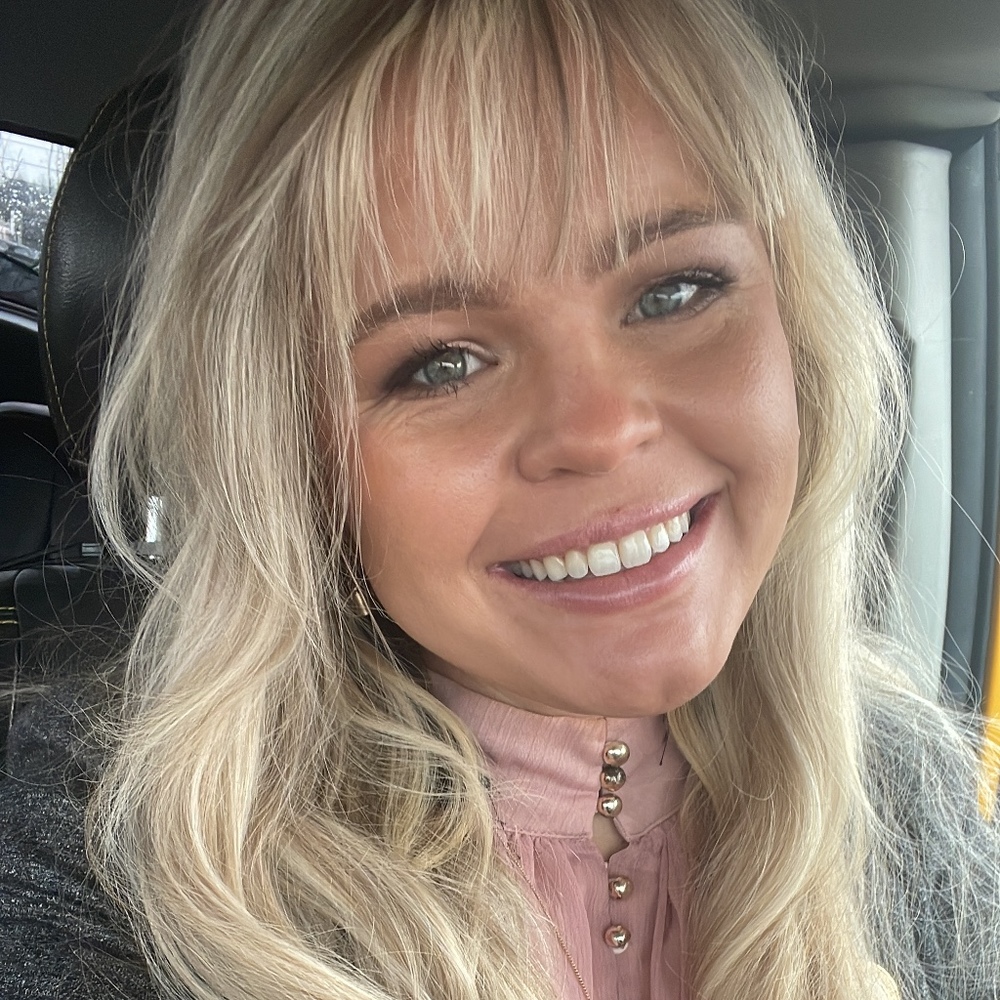Meet your Posher, Alyson
